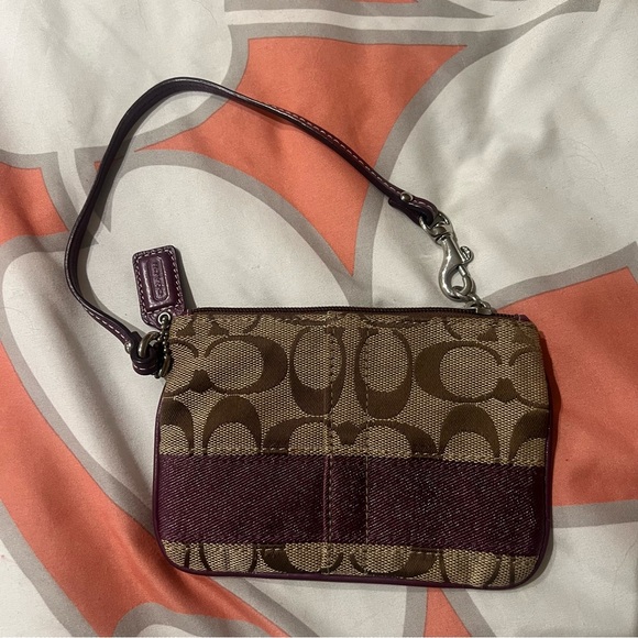 Coach Handbag with a free wallet - Picture 7 of 10